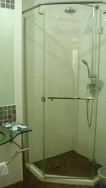Hi Hongqiao New Branch Hotel 2*